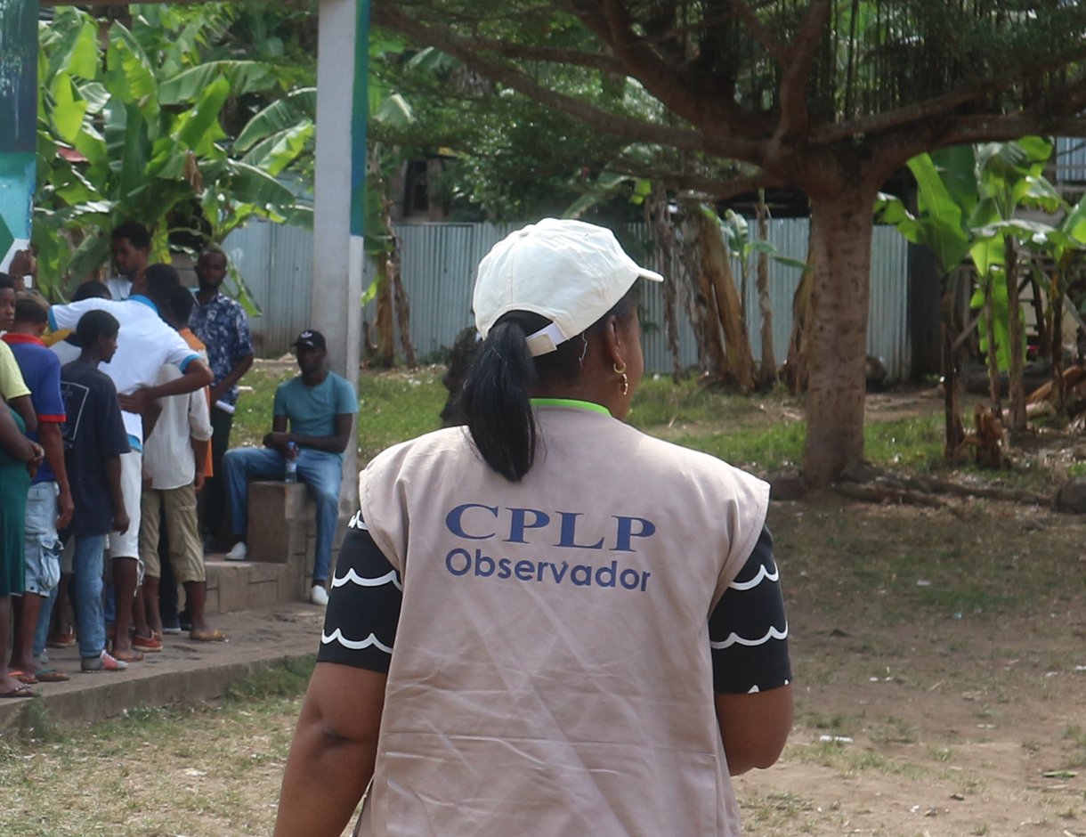 Ex-PM da Guiné Equatorial chefia missão de 29 observadores da CPLP às eleições