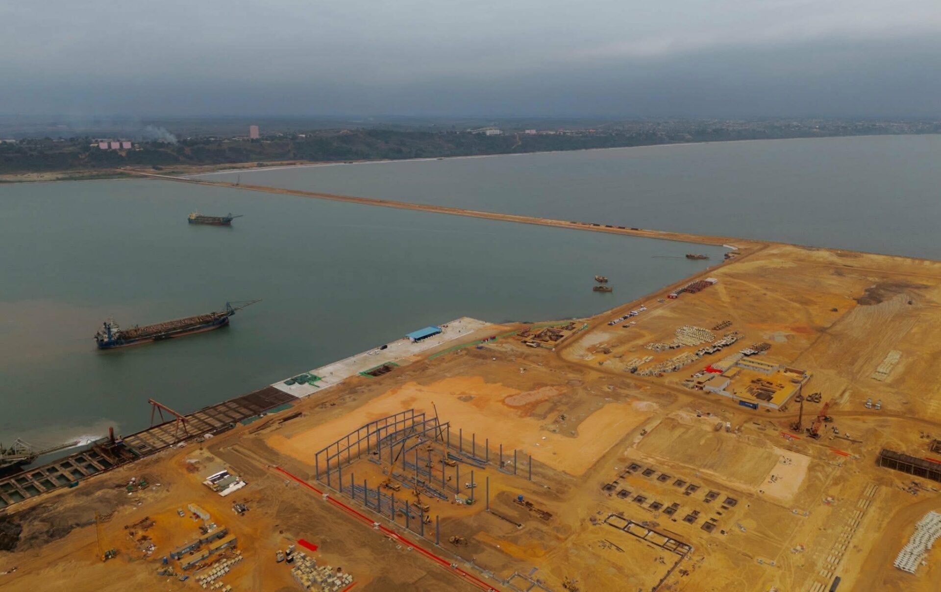 tres-operadores-disputam-concessao-do-terminal-de-aguas-profundas-do-caio