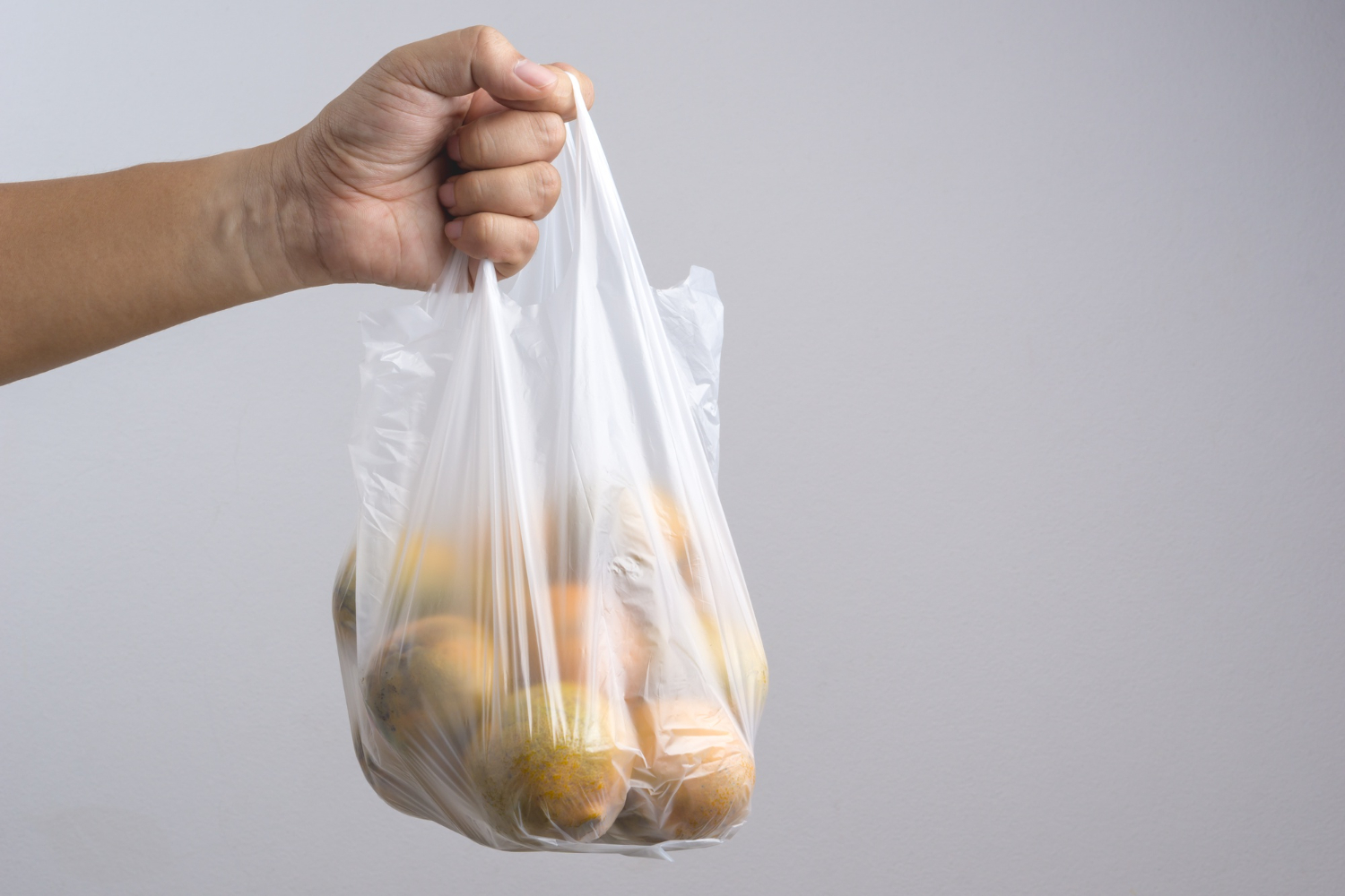 angola-proibe-a-partir-de-hoje-determinados-plasticos-de-utilizacao-unica
