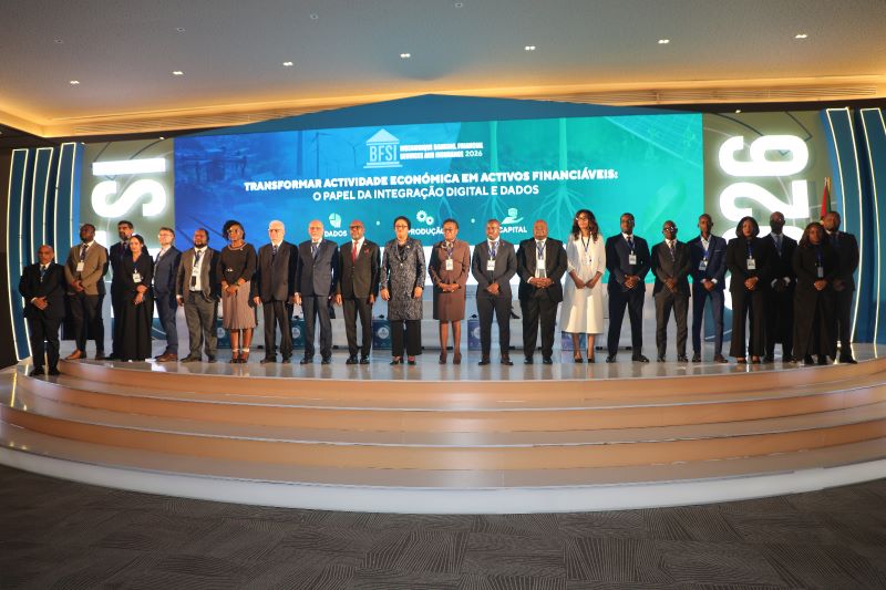 Governo moçambicano afirma que económica nacional continua concentrada no sector informal.