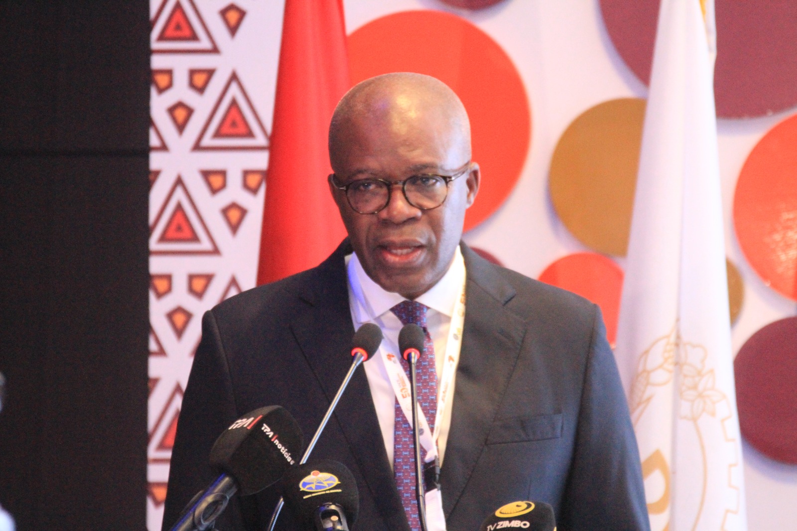 Governador do Banco Nacional de Angola defende ecossistema financeiro moderno