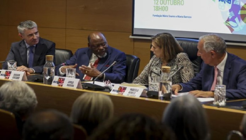 Antigo Presidente moçambicano Chissano defende parcerias empresariais entre Portugal e Moçambique para valorizar recursos